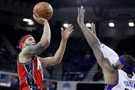 Sacramento Kings drop third straight playoff game, down 3-2 to Warriors